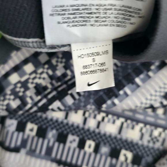 Nike Pro Striped 8 Bit Fair Isle Black/White Workout Tights Women Sz S 683717 - Picture 7 of 9